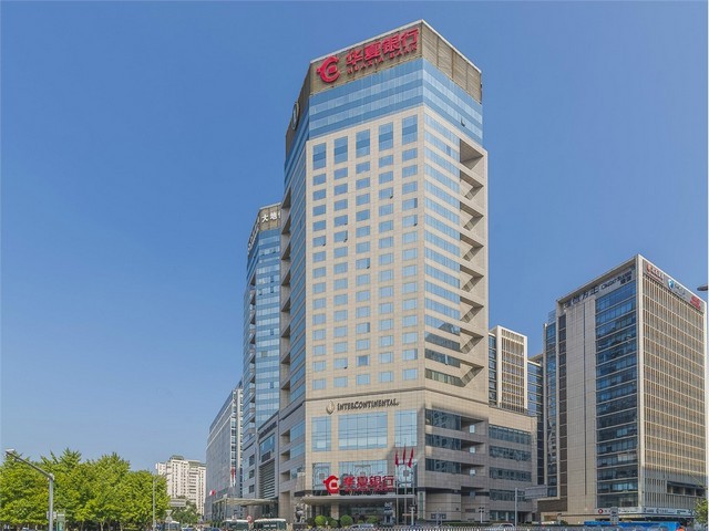 使用堆垛机哪个好